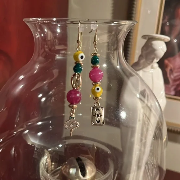 ❌ SOLD ❌ Handcrafted Gold-Tone Earrings - Picture 2 of 2